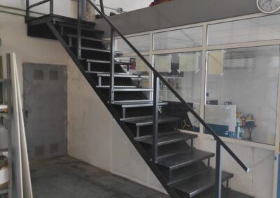 Escalera metalica